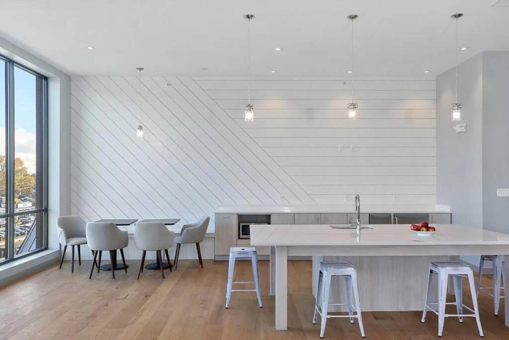 Luxury Apartment With Gym, Steps From Commuter Rail #4011 Reading Εξωτερικό φωτογραφία