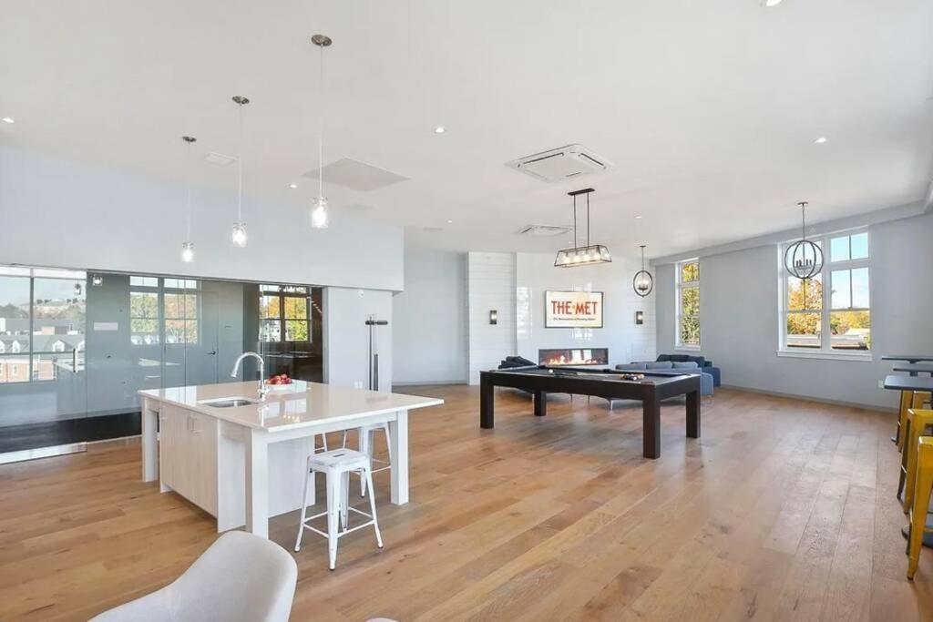 Luxury Apartment With Gym, Steps From Commuter Rail #4011 Reading Εξωτερικό φωτογραφία